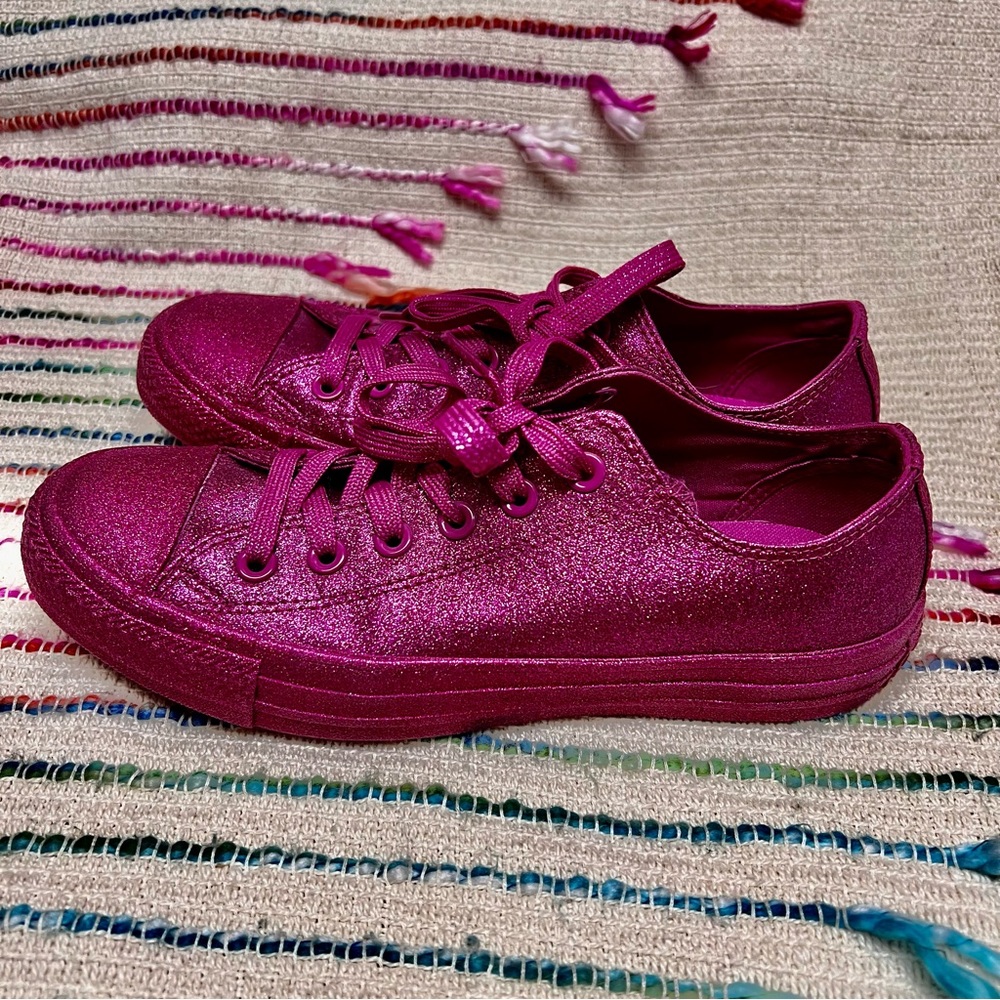 Pink Glitter Converse Women’s 8